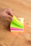bloczek-samoprzylepny-76x76mm-neon-d-rect-waga-z-opakowaniem-0-17-kg