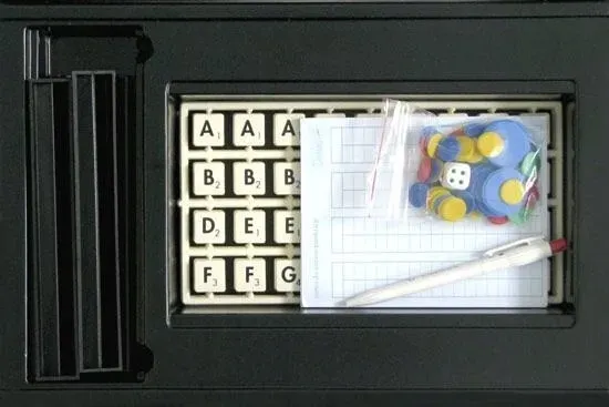 scriba-najlepsza-gra-slowna-alex-bohater-brak