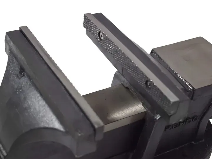 imadlo-slusarskie-150mm-obrotowe-stalowe-warsztatowe-rozstaw-200mm-kendo-kod-producenta-1299