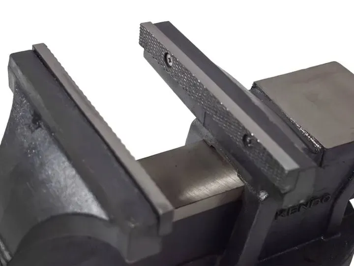 imadlo-slusarskie-150mm-obrotowe-stalowe-warsztatowe-rozstaw-200mm-kendo-marka-kendo-kod-producenta-1299