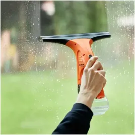 myjka-akumulatorowa-do-czyszczenia-szyb-okien-luster-gladkich-powierzchni