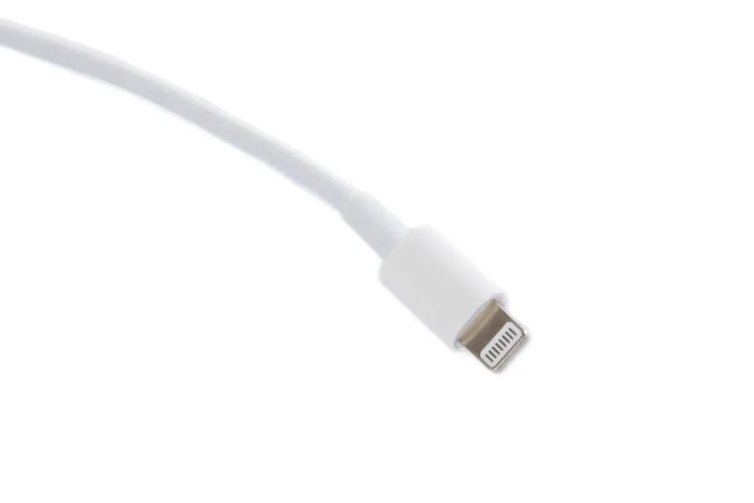 kabel-do-ladowania-iphone-ipad-usb-c-lightning-1m-transfer-danych-bialy