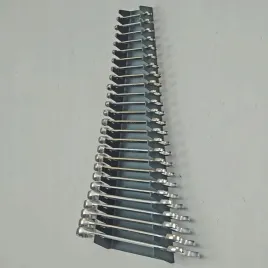 wieszak-warsztatowy-na-klucze-plaskie-plasko-oczkowe-25-poziomow