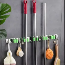 wieszak-listwa-na-narzedzia-ogrodnicze-miotly-mopy-grabie-haczyki