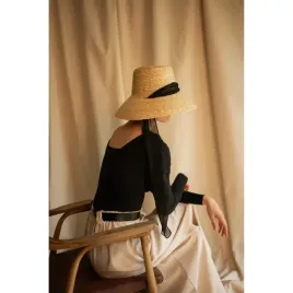 letni-elegancki-slomkowy-kapelusz-cloche-w-stylu-retro-evora-cz24143-1