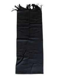 czarny-szalik-z-fredzlami-elegancki-i-cieply-90-x-35-cm