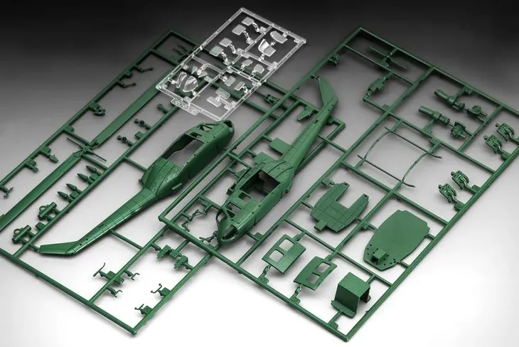 smiglowiec-bell-uh-1h-gunship-marka-revell-stan-nowy