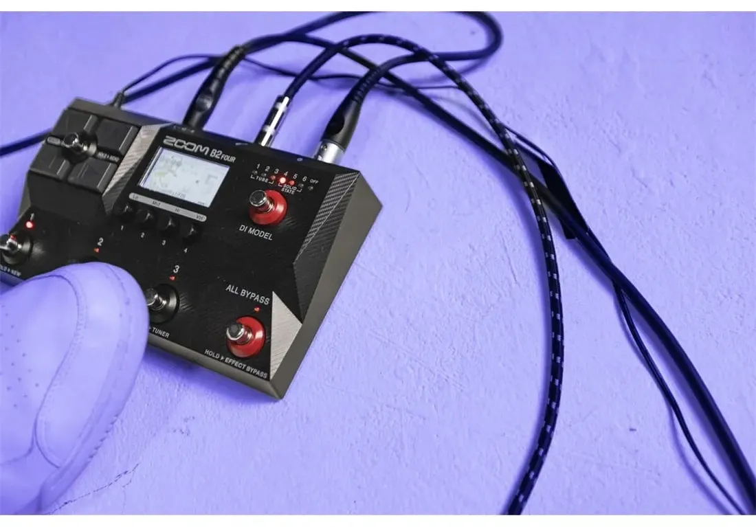 zoom-b2-four-multiefekt-basowy-stan-nowy