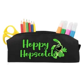 piornik-czarny-do-szkoly-prezent-dla-fana-smiling-critters-hopscotch-wzory