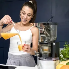 wyciskarka-wolnoobrotowa-do-owocow-warzyw-sokow-pionowa-4swiss-200w-zestaw