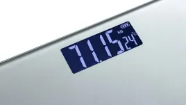 waga-lazienkowa-grundig-z-termometrem-wyswietlacz-lcd-szklana-do-180kg