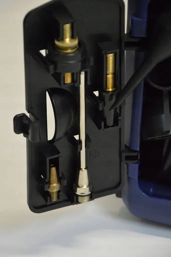 kompresor-walizkowy-atrox-230v-1-1kw-bezolejowy