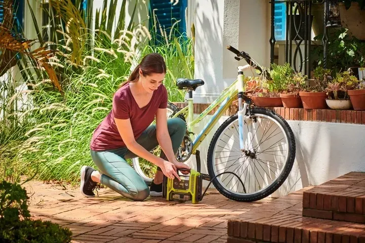 ryobi-kompresor-pompka-akumulatorowa-programowalny-interfejs-r18mi-0-18v