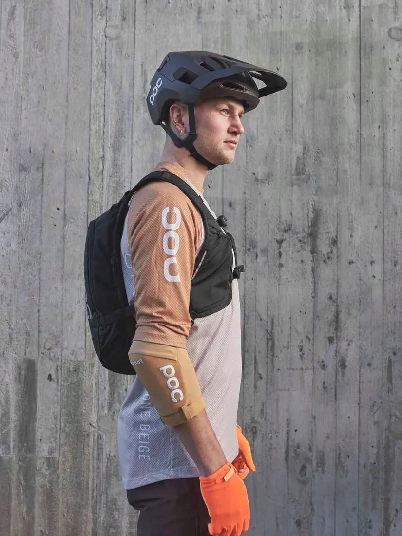 plecak-rowerowy-poc-column-vpd-backpack-uranium-black