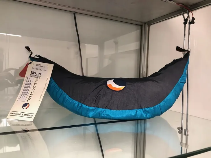 hamak-ticket-to-the-moon-dwuosobowy-blekitno-szary-rodzaj-hamak-bez-drazka