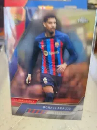topps-chrome-22-23-fc-barcelona-araujo