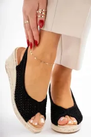 czarne-sandaly-na-koturnie-z-plecionego-materialu-ring-38