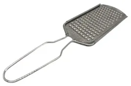 tarka-kuchenna-z-raczka-drobne-male-oczka-do-sera-parmezanu-warzyw