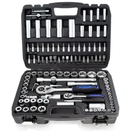 zestaw-kluczy-nasadowych-w-walizce-grzechotka-108-elementow