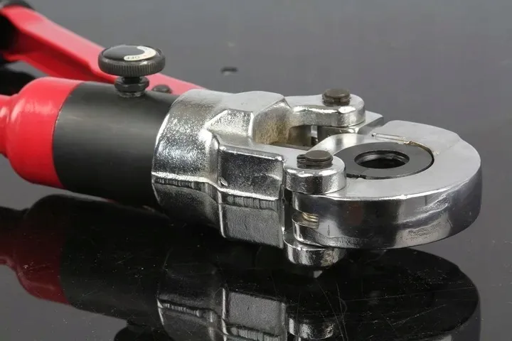 praska-zaciskarka-hydrauliczna-do-rur-pex-th-u-v