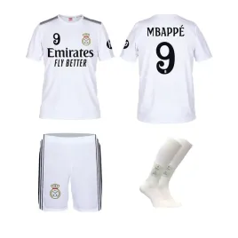 mbappe-bia-stroj-komplet-getry-rozmiar-146