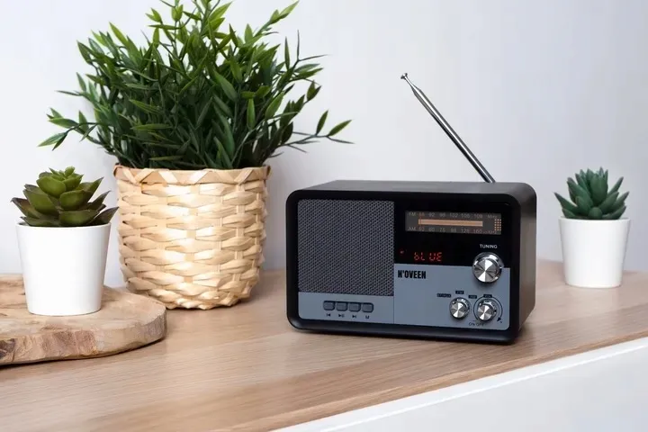 radio-akumulator-budowlane-bluetooth-usb-micro-sd-stan-nowy