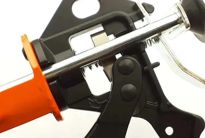 pistolet-do-silikonu-waart