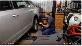 udarowy-klucz-elektryczny-do-kol-1-2-mp-0506-2100w-800nm-nasadki-dewalt