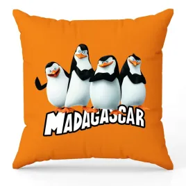 poduszka-madagascar-pomaranczowa-dla-fana-pingwiny-na-prezent-wzory