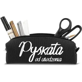 piornik-czarny-do-szkoly-wyprawka-na-prezent-napisy-pyskata-od-urodzenia-wz