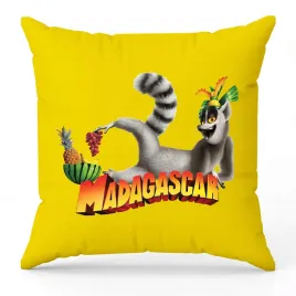 poduszka-madagascar-zolta-dla-fana-krol-julian-na-prezent-wzory