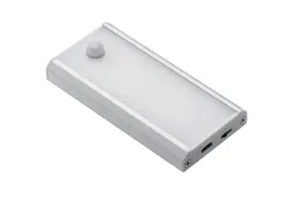 oprawa-led-bezprzewodowa-coma-pir-ladowana-przez-port-usb-z-przewodem-usb