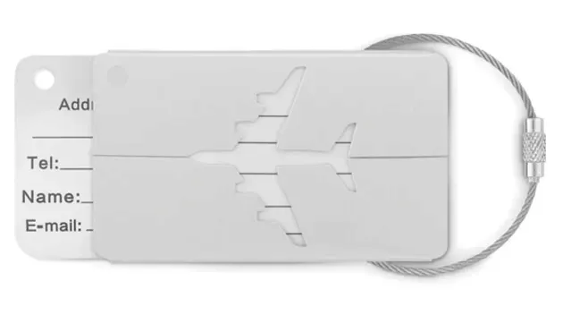 identyfikator-adresowy-na-walizke-do-samolotu-cechy-dodatkowe-karta-z-frezem