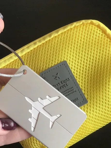 identyfikator-adresowy-na-walizke-do-samolotu-kod-producenta-idsr