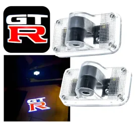 zestaw-2x-led-projektor-logo-gt-r-lampka-drzwi-nissan-gt-r-r35-gtr-hologram