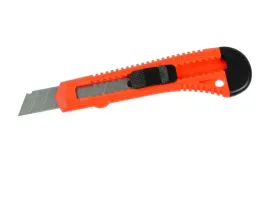 noz-nozyk-do-tapet-plastikowy-ostrze-lamane-18mm