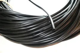 otulina-instalacja-instalacji-czarna-7-x-6-mm