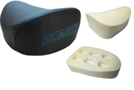 pokrowiec-siedzenia-romet-motorynka-z-napisem-niebieskim-gabka-odlewana