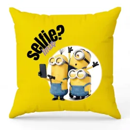 poduszka-minions-selfie-zolta-dla-fana-na-prezent-wzory-personalizowana