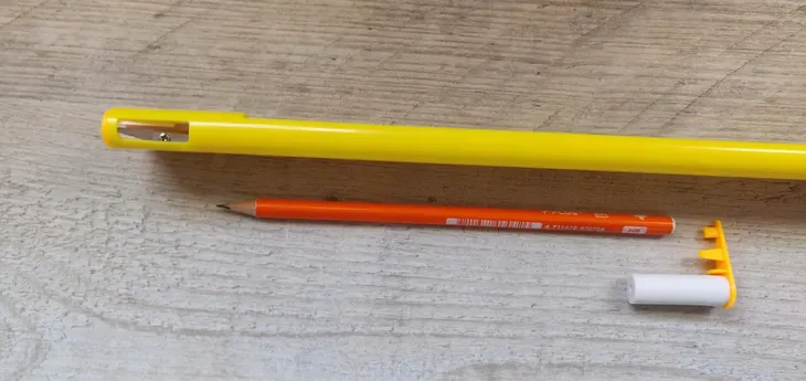 linijka-30cm-4-w-1-y-plus-kolor-odcienie-zoltego-i-zlota