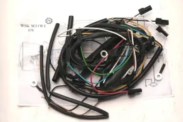 polska-instalacja-wsk-175-m21w2-czarna-kable