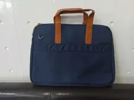 piekna-torba-etui-na-laptopa-lomme-z-przekatna-ekranu-13-14-niebieska