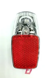 lampa-rowerowa-na-tyl-blotnik-baterie