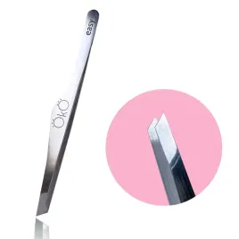 easy-touch-tweezer-peseta-do-brwi-skosna-02-oko
