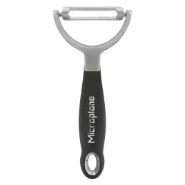 specialty-obieraczka-do-warzyw-zabkowane-ostrze-microplane