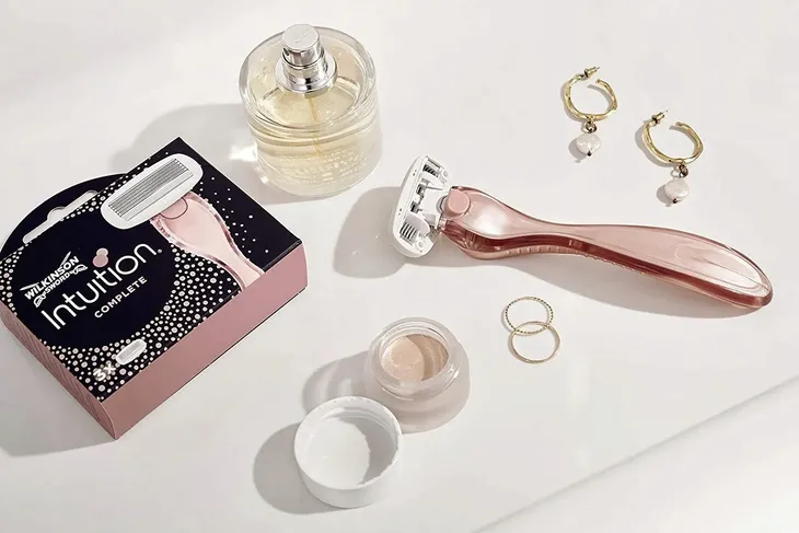 maszynka-wilkinson-intuition-complete-etui-szerokosc-glowki-standardowa