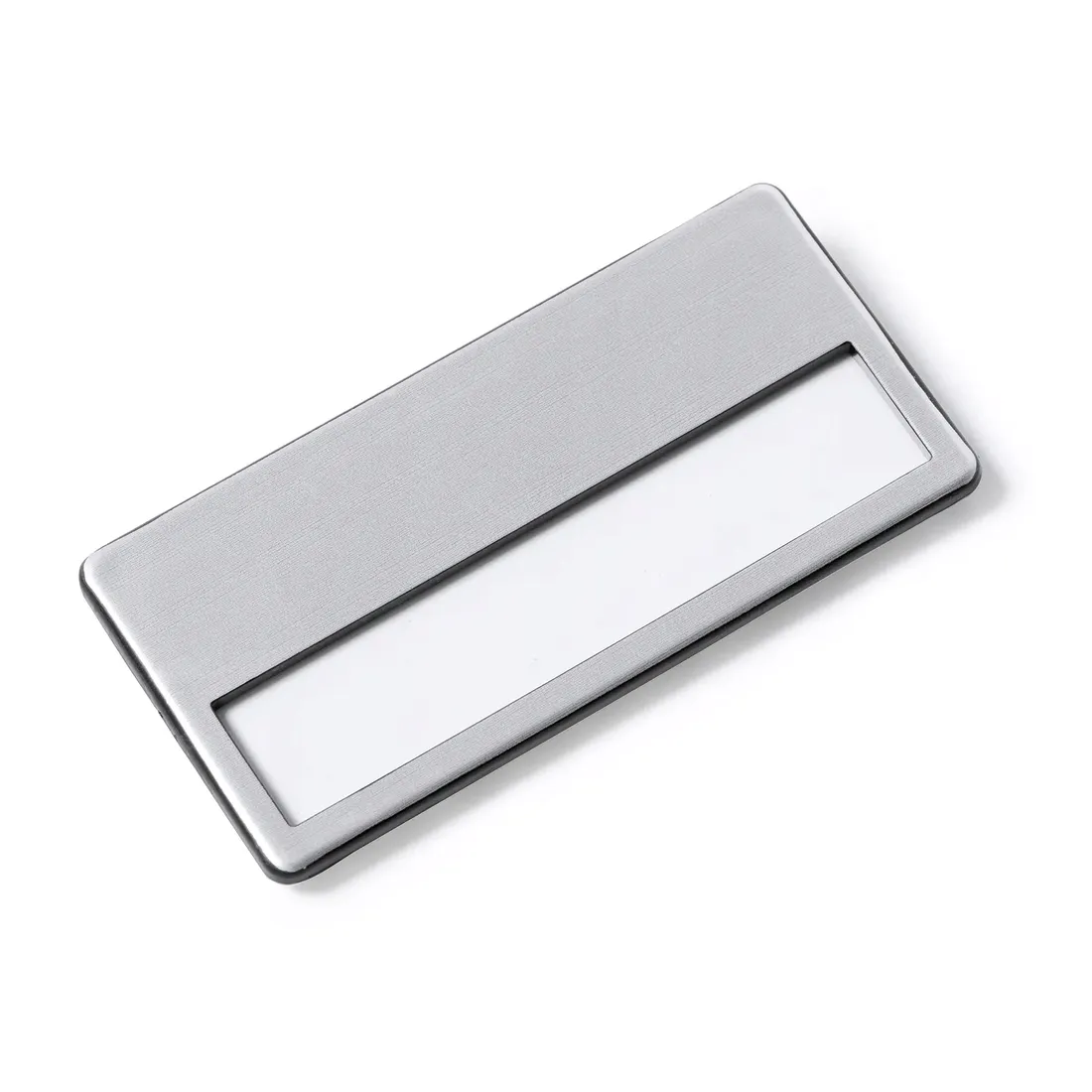 identyfikator-przypinka-z-aluminiowym-frontem