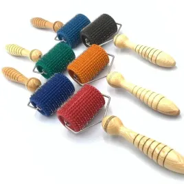 aplikator-lyapko-walek-do-masazu-z-iglami-uniwersalny-zielony