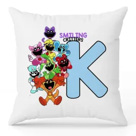 poduszka-ozdobna-biala-smiling-critters-monogram-litera-k-na-prezent-wzory