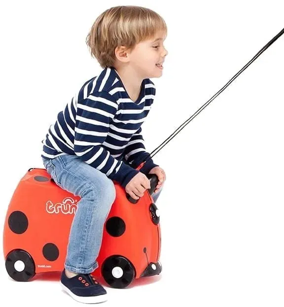 trunki-jezdzaca-walizeczka-stan-nowy